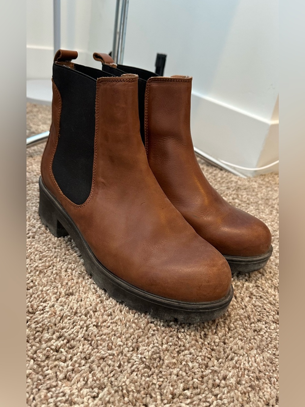 Women’s Chelsea Lug-sole Boot - Brown Leather